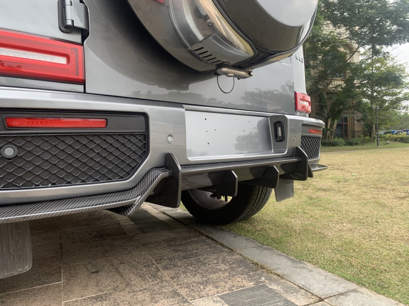 2018-2024 Mercedes-Benz W464 G-Class G350/G500/G63 Upgrade to G900 Rear Diffuser with Corner Trims in Dry Carbon