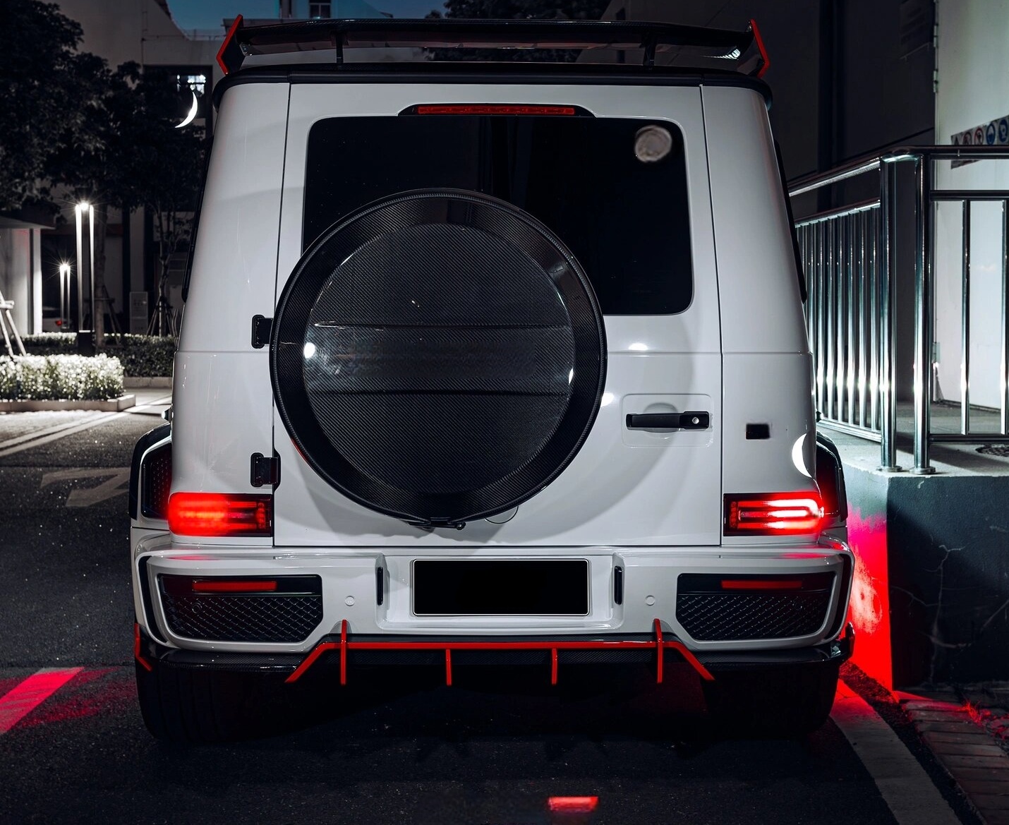 2018-2024 Mercedes-Benz W464 G-Class G350/G500/G63 Upgrade to G900 Rear Diffuser with Corner Trims in Dry Carbon
