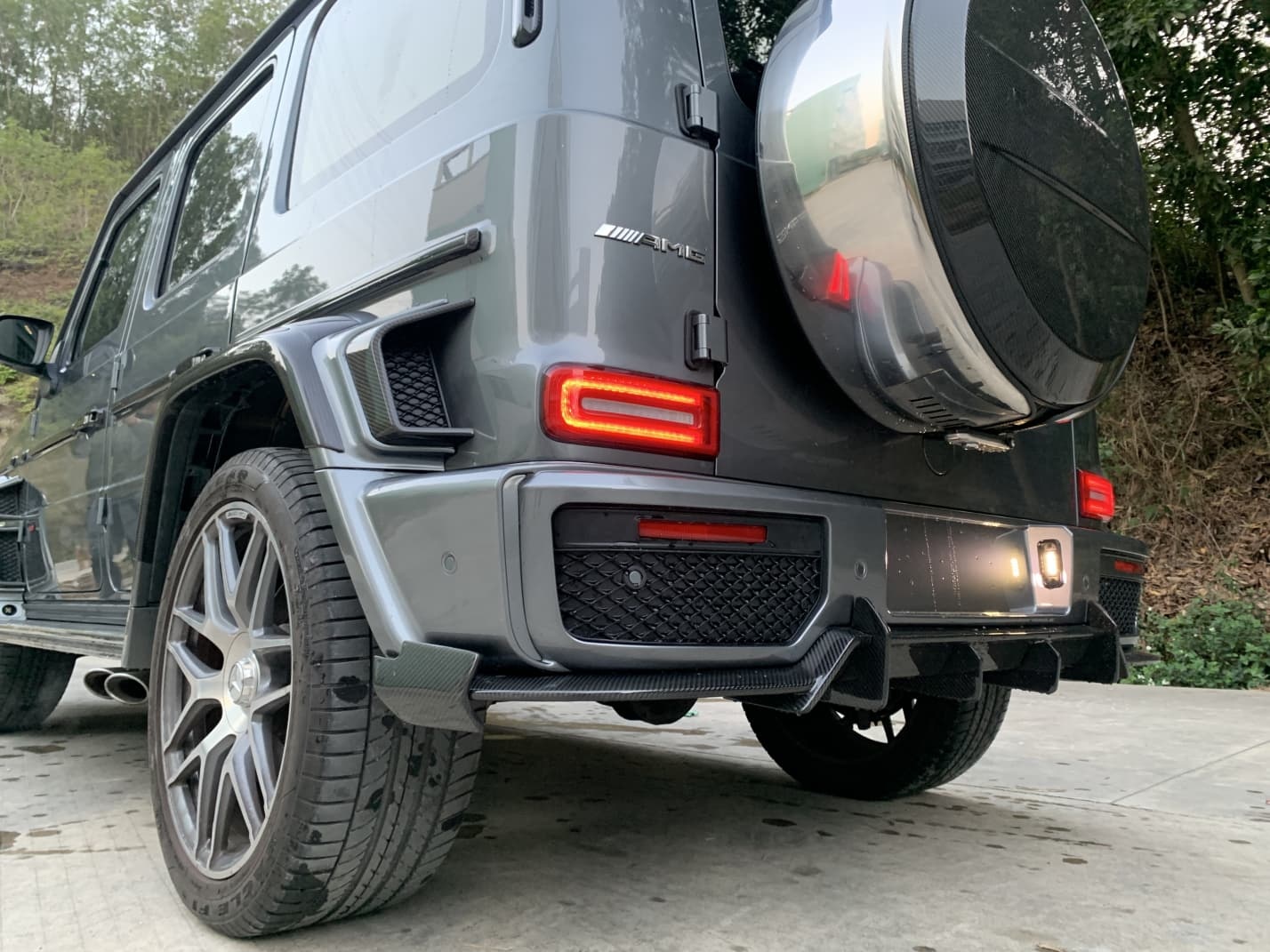 2018-2024 Mercedes-Benz W464 G-Class G350/G500/G63 Upgrade to G900 Rear Diffuser with Corner Trims in Dry Carbon
