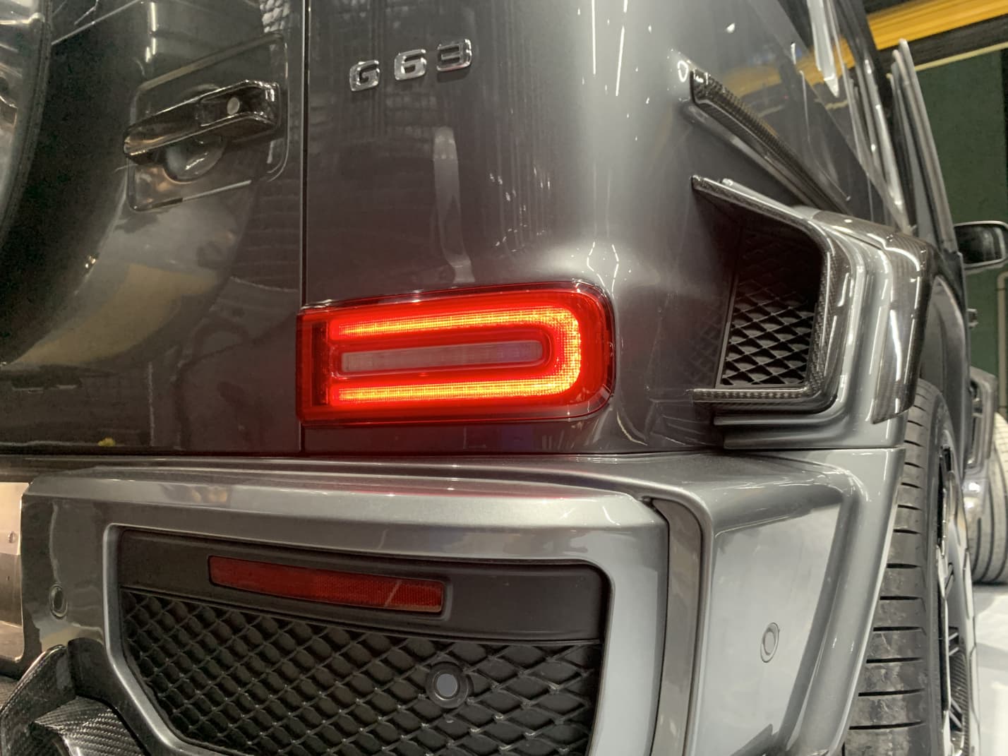 2018-2024 Mercedes-Benz W464 G-Class G350/G500/G63 Upgrade to G900 Rear Fender Extensions | Dry Carbon
