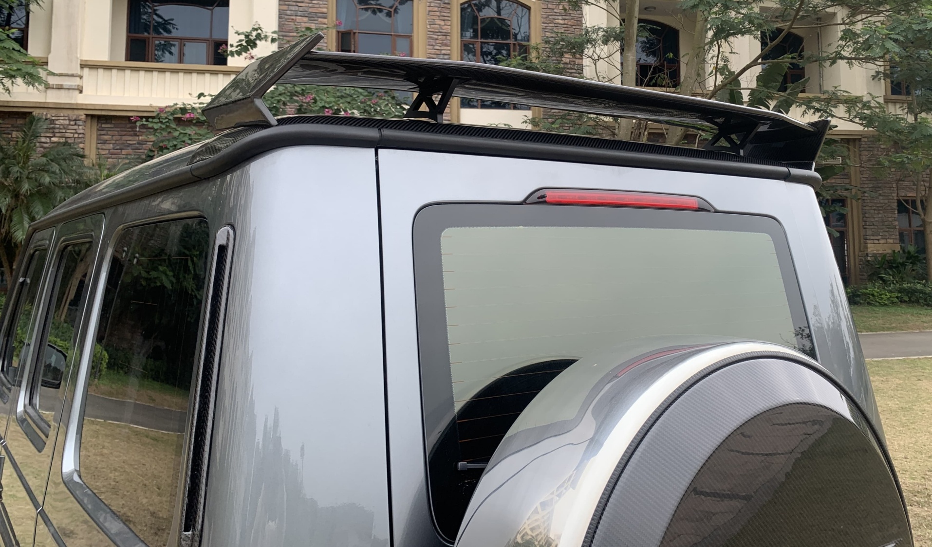 2018-2024 Mercedes-Benz W464 G350/G500/G63 Upgrade to G900 Style Rear Spoiler with Base in Dry Carbon