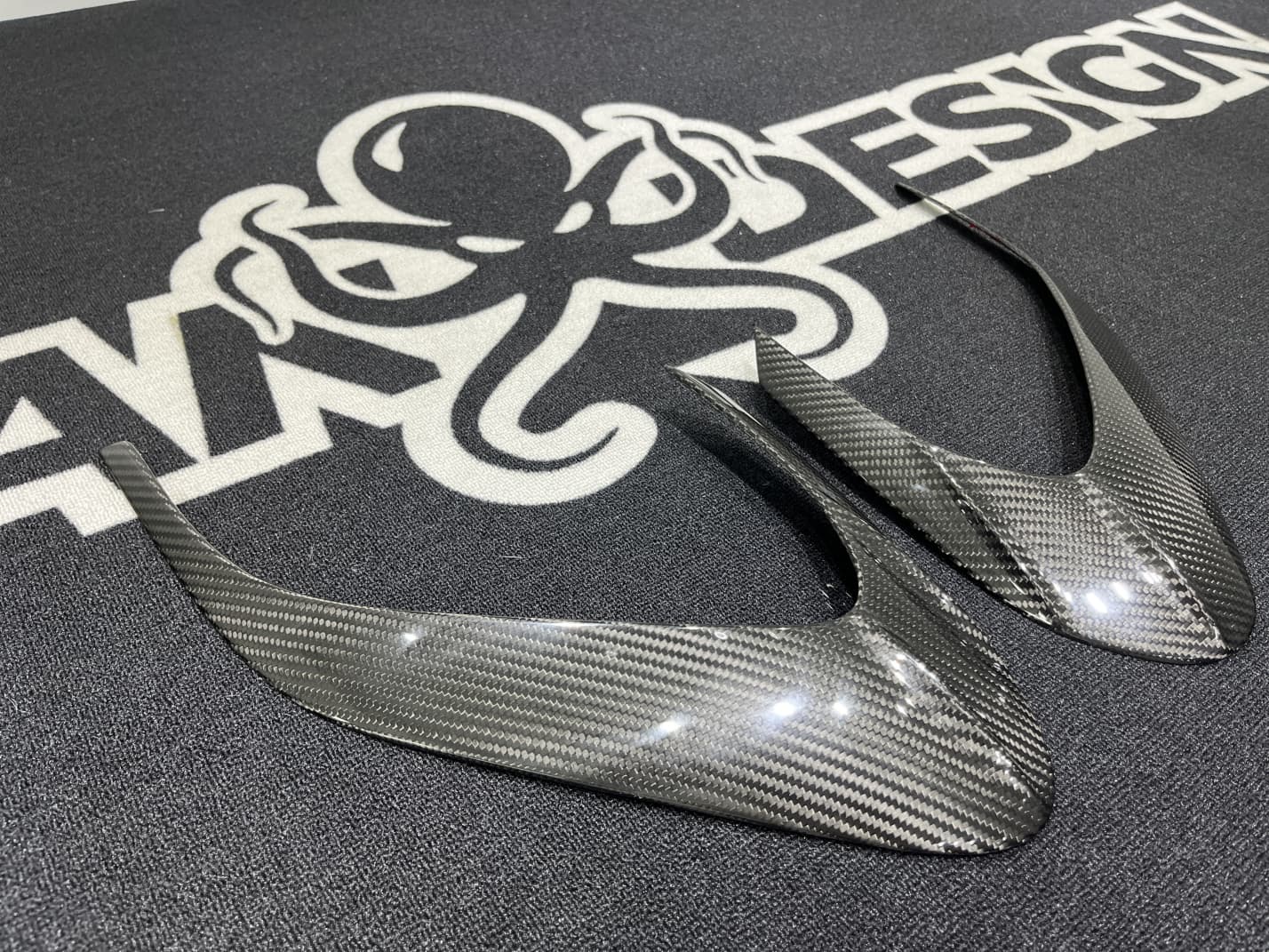 Porsche 2024 Panamera 976 Headlight Cover Dry Carbon Fiber Ocean Design Style Bodykit