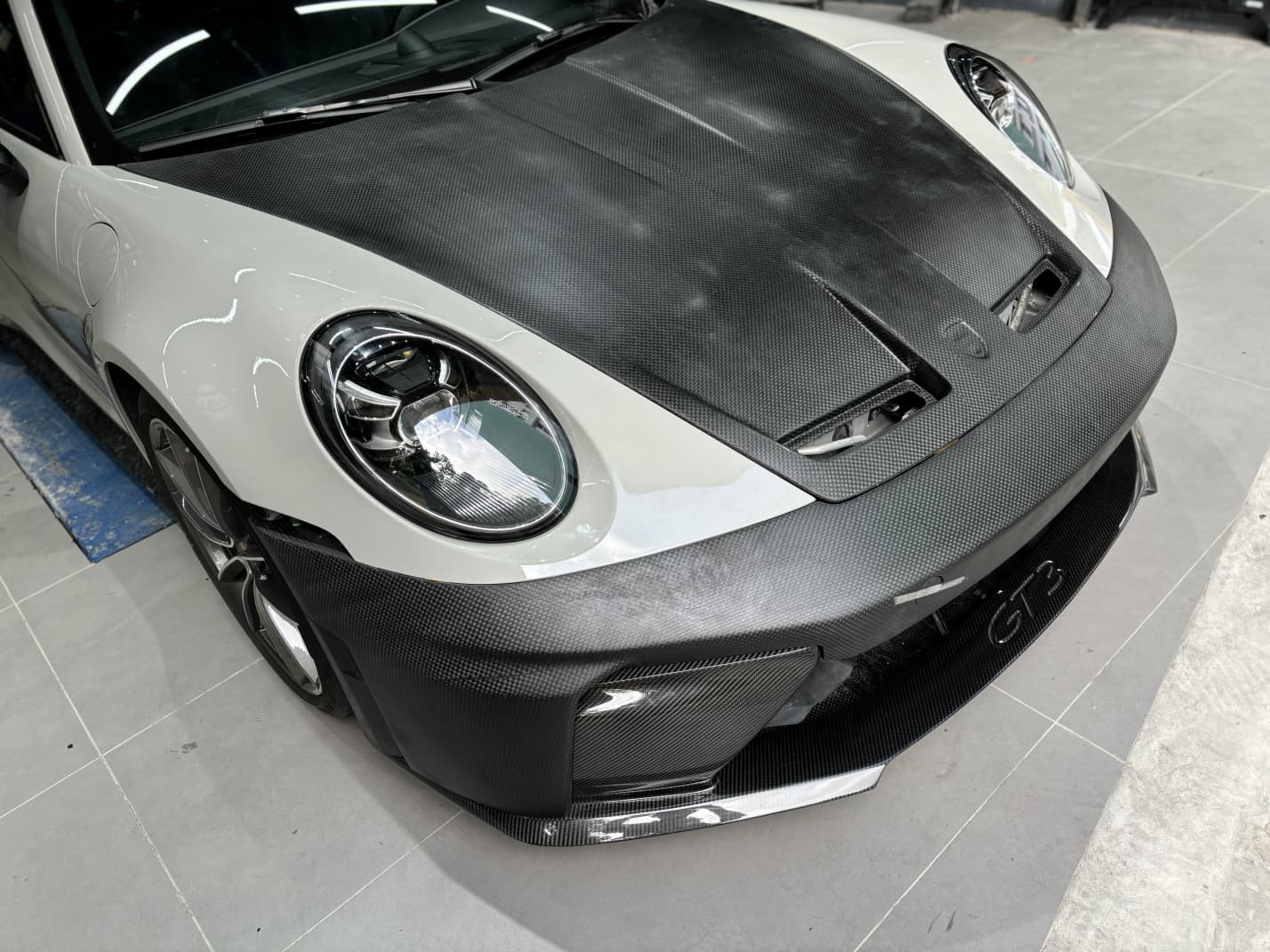 Porsche 992.1/992.2 Front Bumper – Upgrade to 992.2 GT3 Style Dry Carbon Fiber