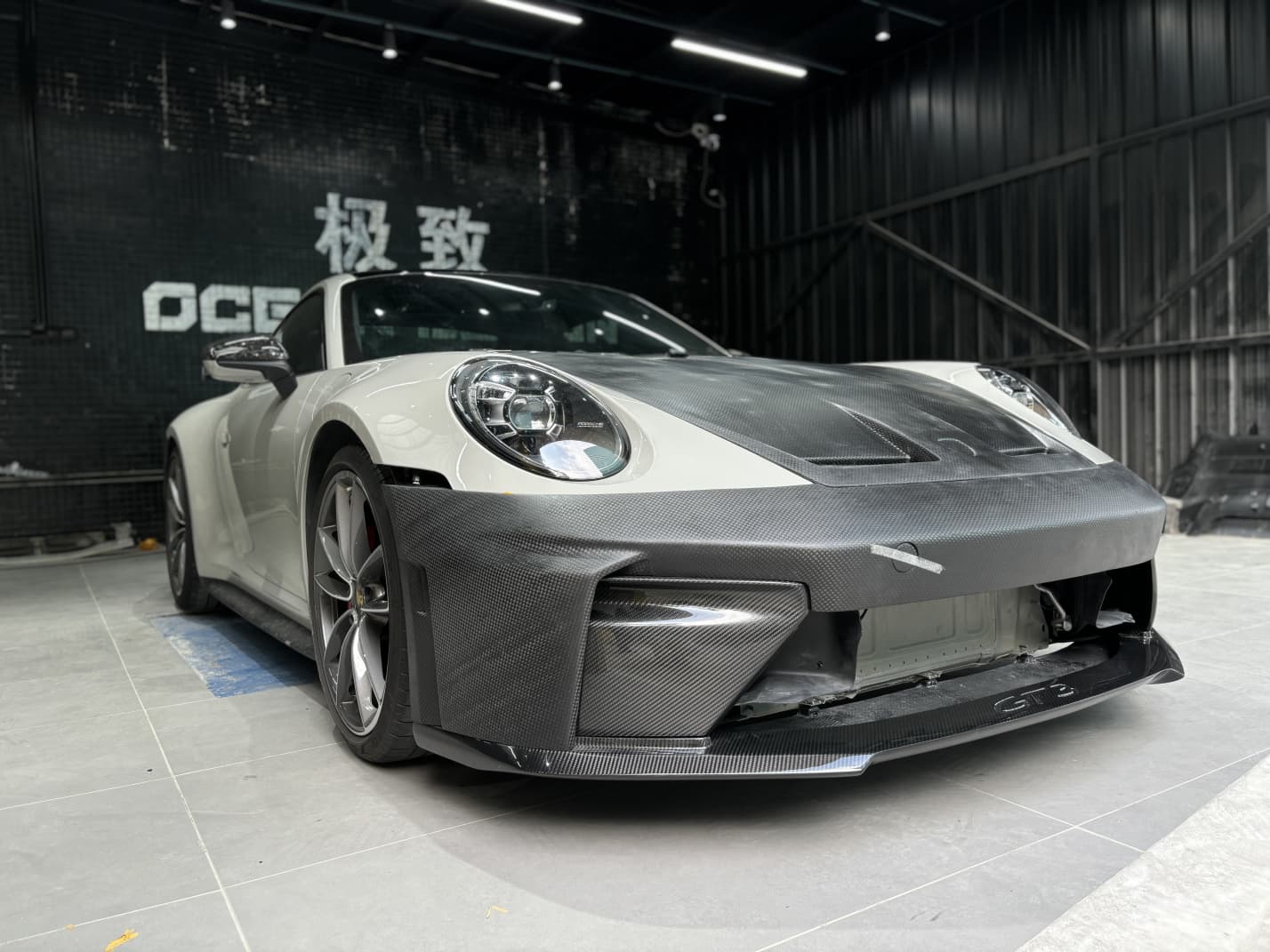 Porsche 992.1/992.2 Front Bumper – Upgrade to 992.2 GT3 Style Dry Carbon Fiber