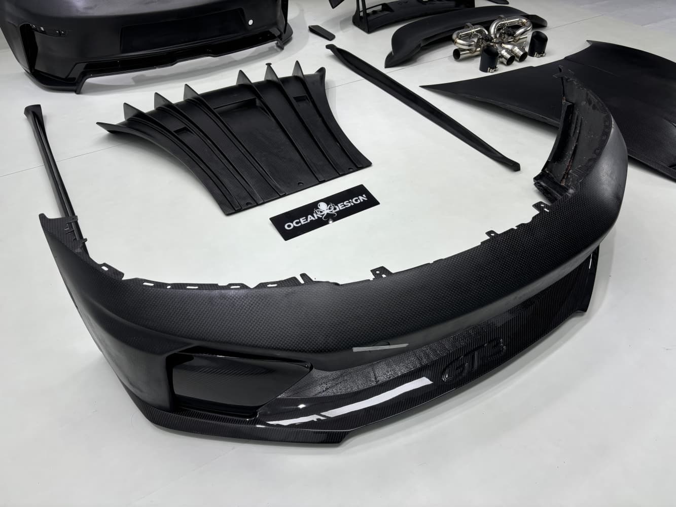 Porsche 992.1 / 992.2 to GT3 Dry Carbon Fiber Upgrade Body Kit – 992.2 GT3 Style Conversion Kit