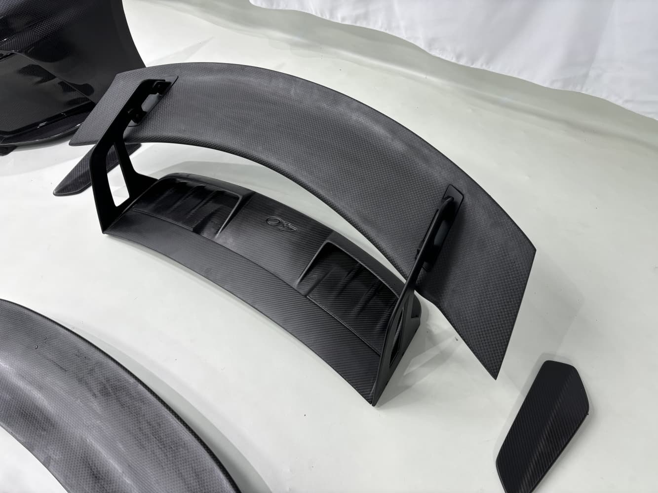 Porsche 992.1 / 992.2 to GT3 Dry Carbon Fiber Upgrade Body Kit – 992.2 GT3 Style Conversion Kit