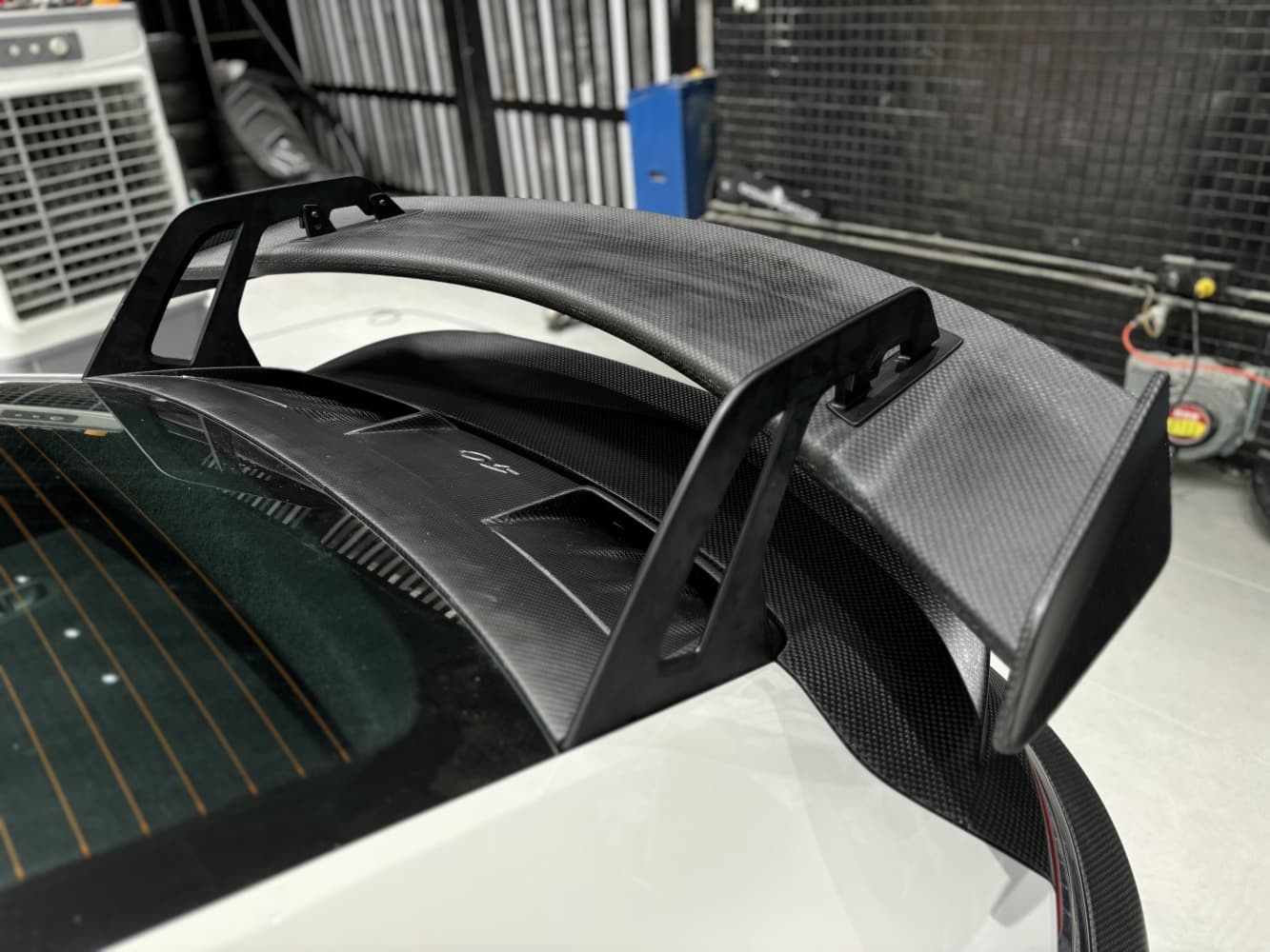 Porsche 992.1/992.2 Rear Spoiler Set – Upgrade to 992.2 GT3 Style Dry Carbon Fiber