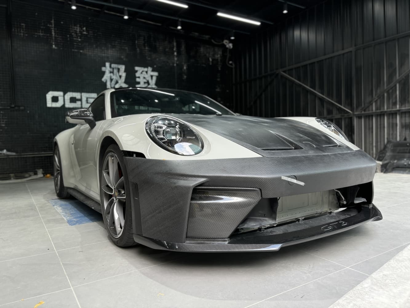 Porsche 992.1/992.2 Hood Bonnet – Upgrade to 992.2 GT3 Style Dry Carbon Fiber