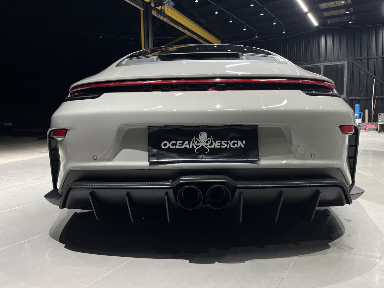 Porsche 992.1/992.2 Rear Bumper Set – Upgrade to 992.2 GT3 Style Dry Carbon Fiber