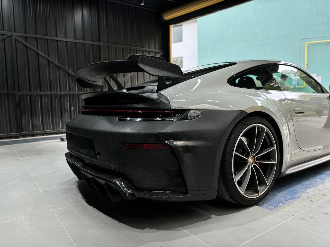 Porsche 992.1/992.2 Rear Bumper Set – Upgrade to 992.2 GT3 Style Dry Carbon Fiber