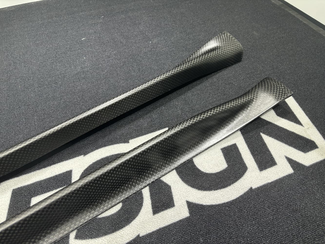 Porsche 992.1/992.2 Side Skirts – Upgrade to 992.2 GT3 Style Dry Carbon Fiber