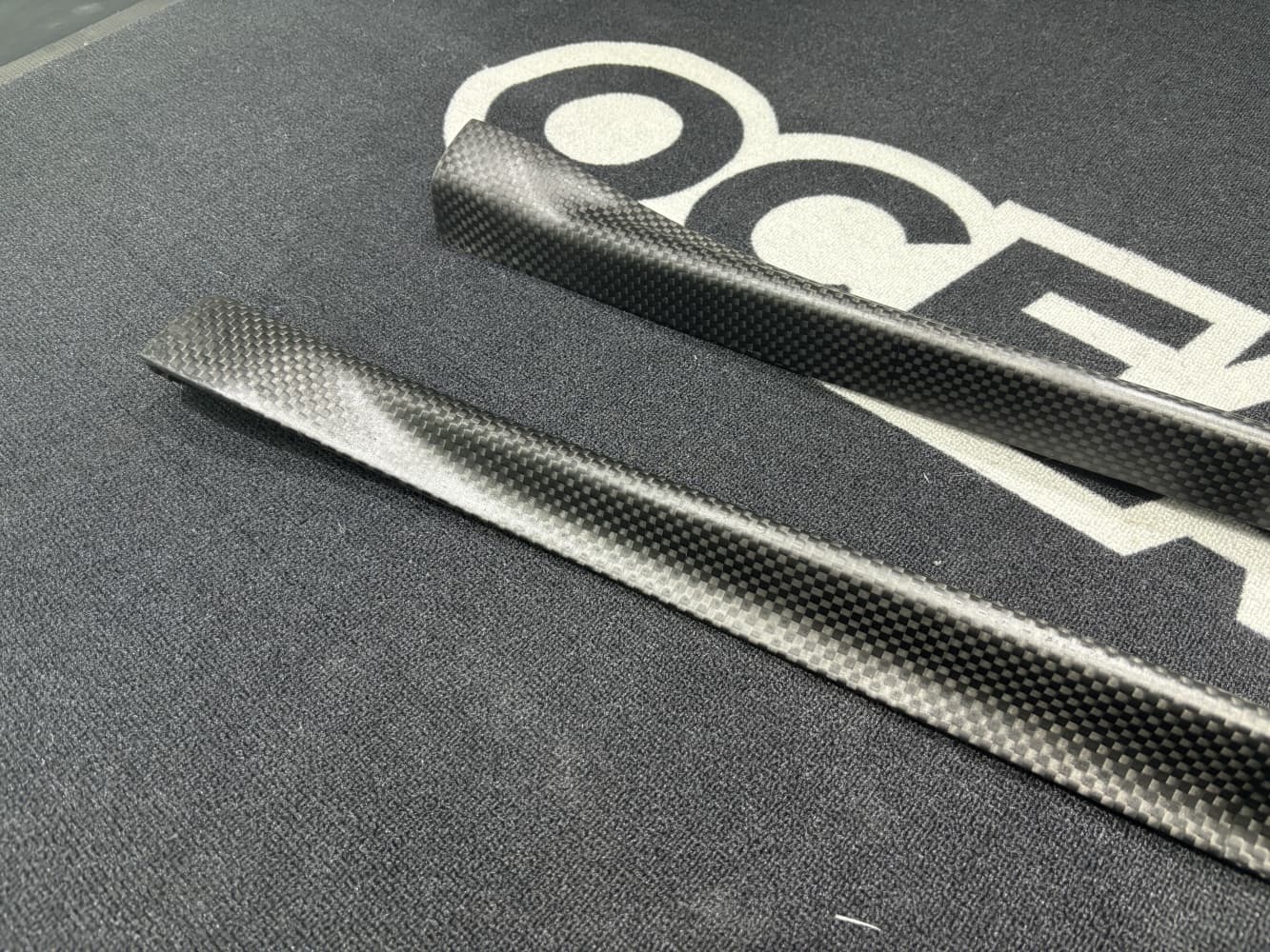 Porsche 992.1/992.2 Side Skirts – Upgrade to 992.2 GT3 Style Dry Carbon Fiber