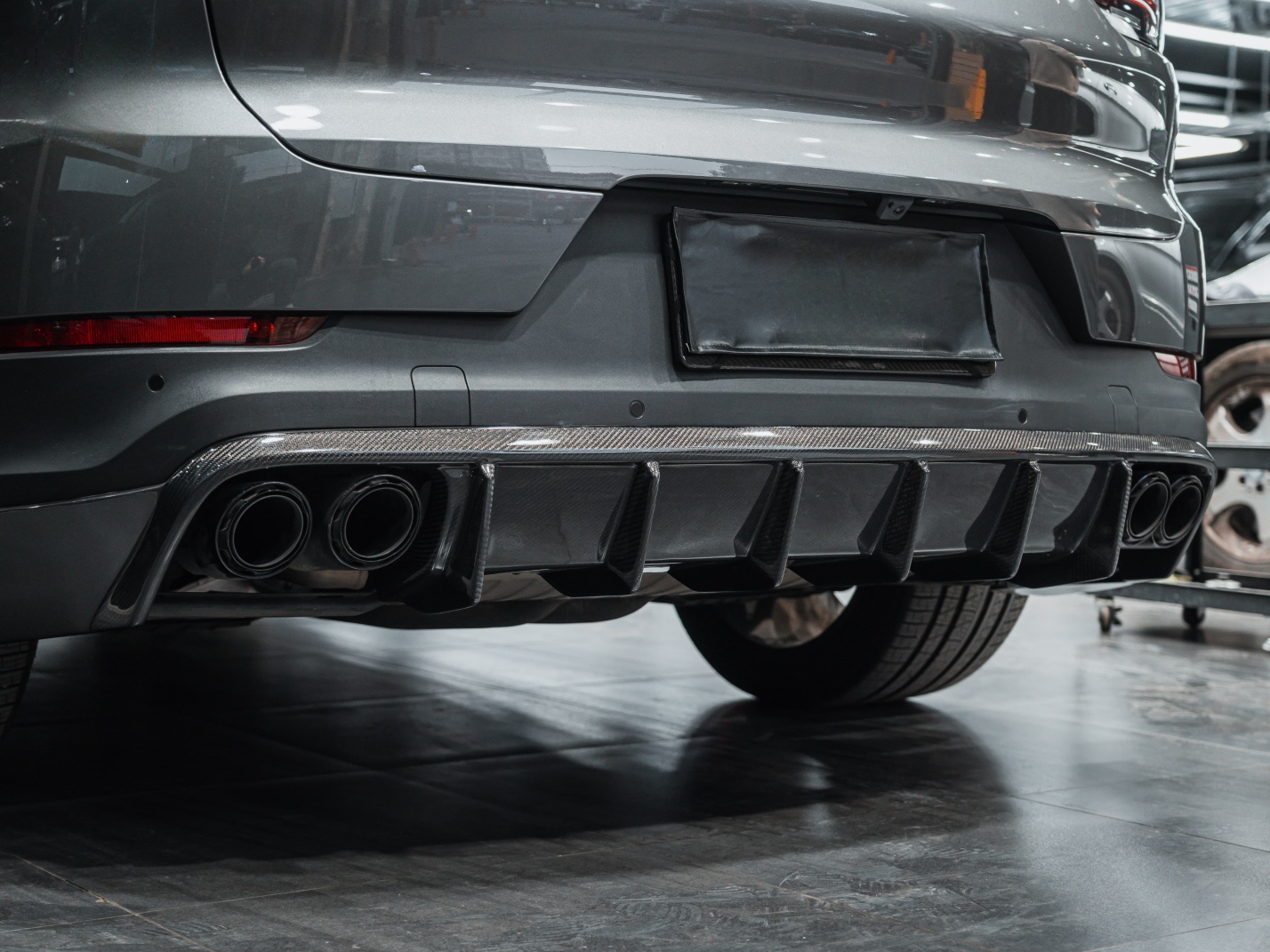 2018-2023 Porsche Cayenne 9Y0.1 Rear Diffuser Dry Carbon Fiber OD Style Bodykit