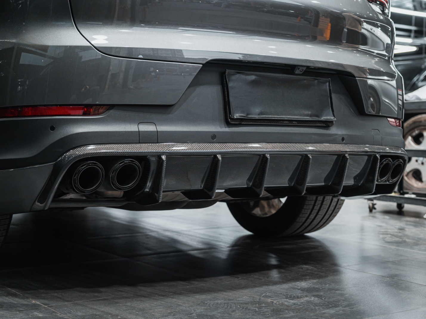 2018-2023 Porsche Cayenne 9Y0.1 Rear Diffuser Dry Carbon Fiber OD Style Bodykit
