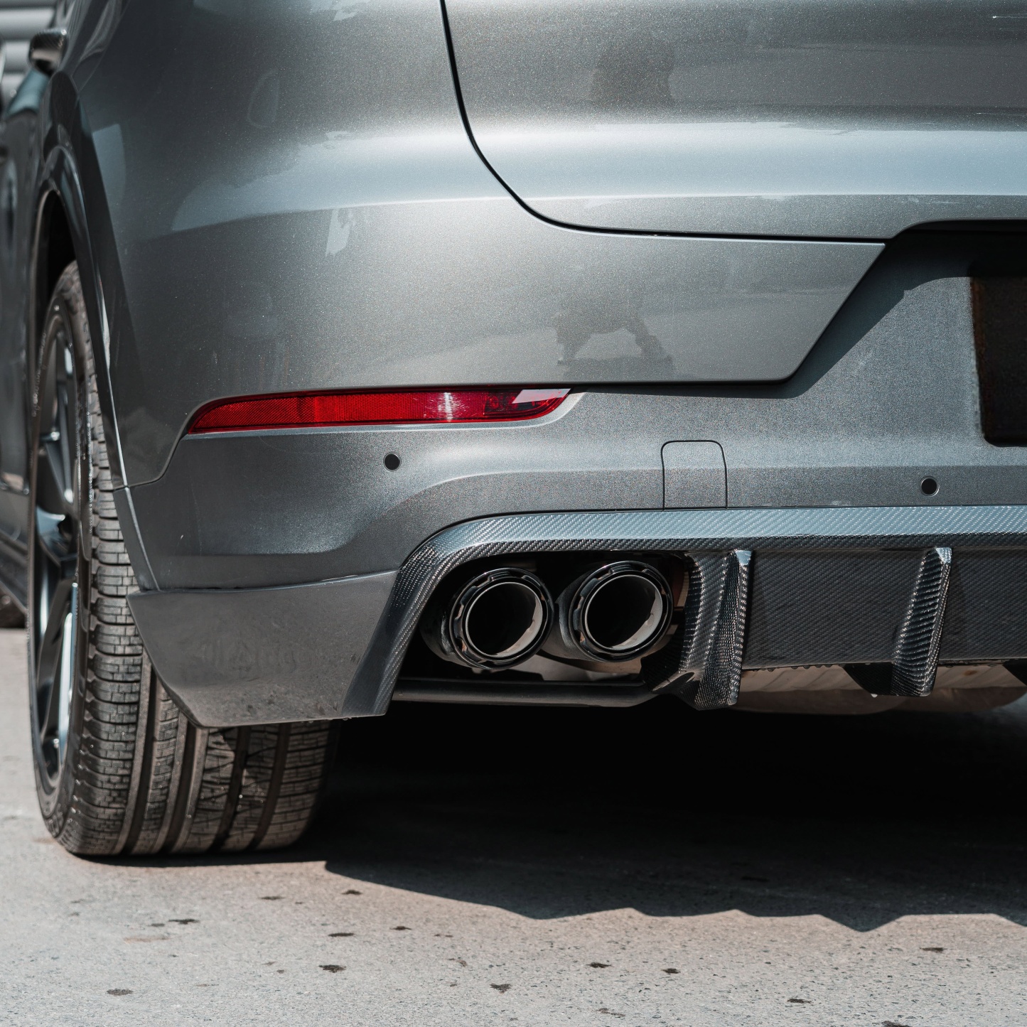 2018-2023 Porsche Cayenne 9Y0.1 Rear Diffuser Dry Carbon Fiber OD Style Bodykit