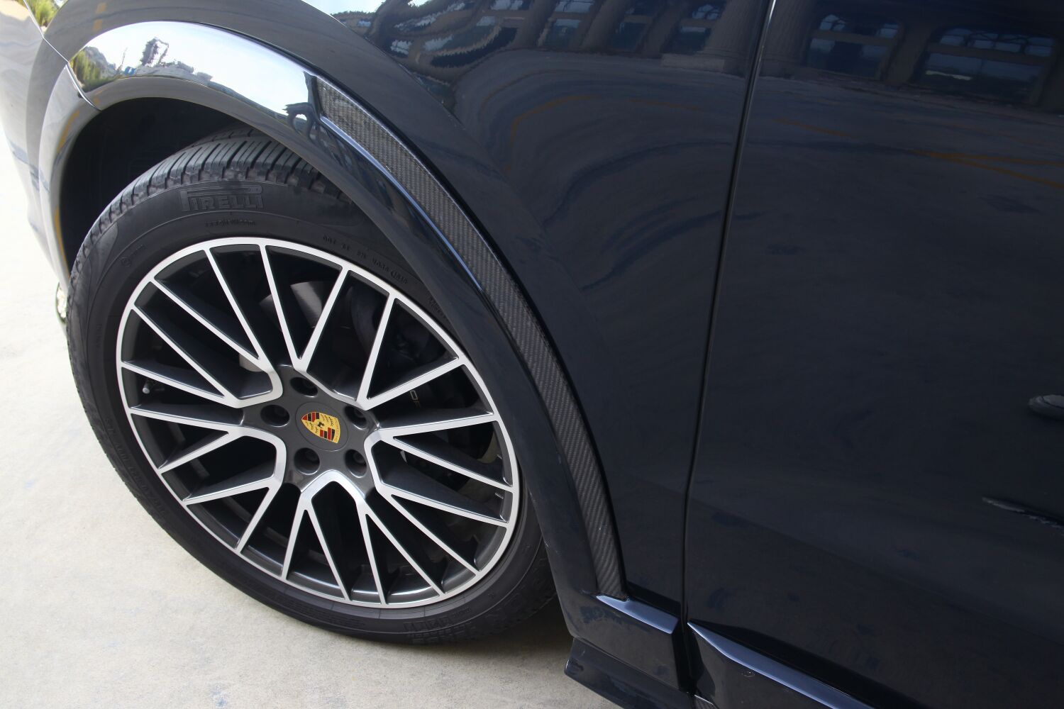 2018-2023 Porsche Cayenne 9Y0.1 OD Style Wheel Arch Trims with Outer Door Panels Dry Carbon