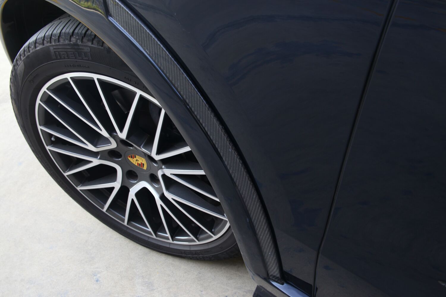 2018-2023 Porsche Cayenne 9Y0.1 OD Style Wheel Arch Trims with Outer Door Panels Dry Carbon
