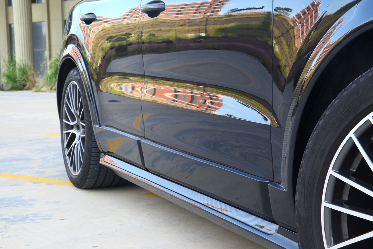 2018-2023 Porsche Cayenne 9Y0.1 OD Style Wheel Arch Trims with Outer Door Panels Dry Carbon