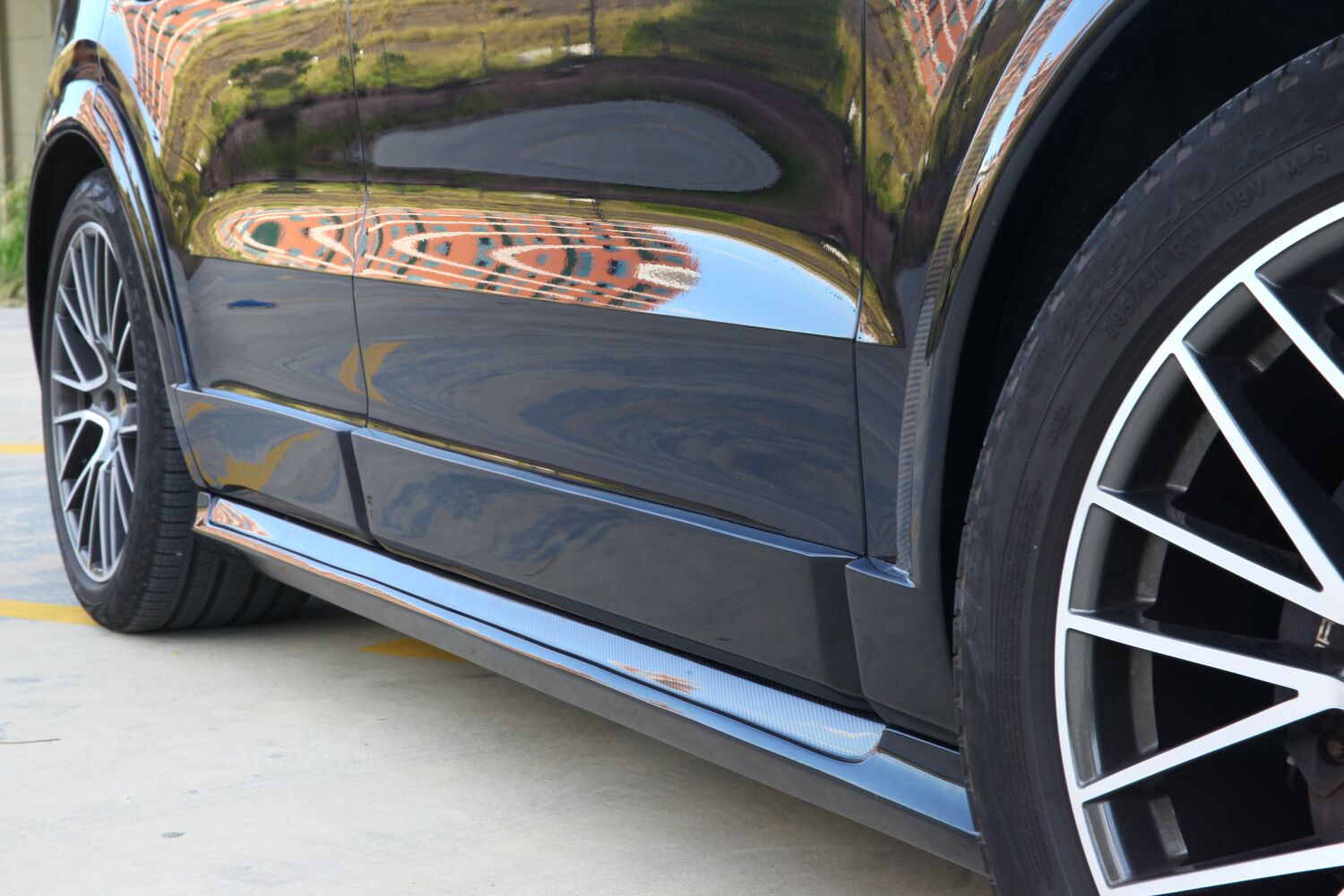 2018-2023 Porsche Cayenne 9Y0.1 OD Style Wheel Arch Trims with Outer Door Panels Dry Carbon