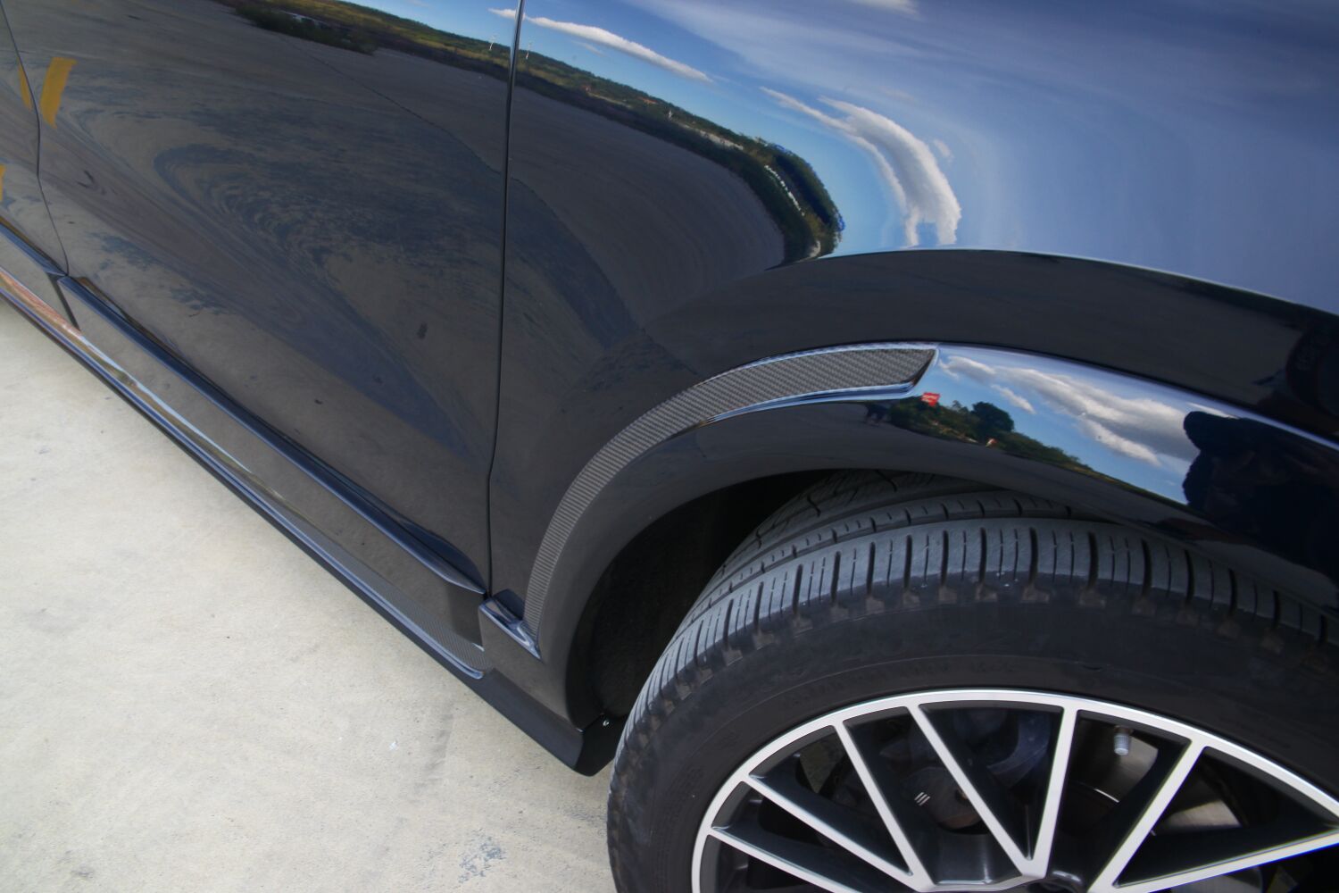 2018-2023 Porsche Cayenne 9Y0.1 OD Style Wheel Arch Trims with Outer Door Panels Dry Carbon