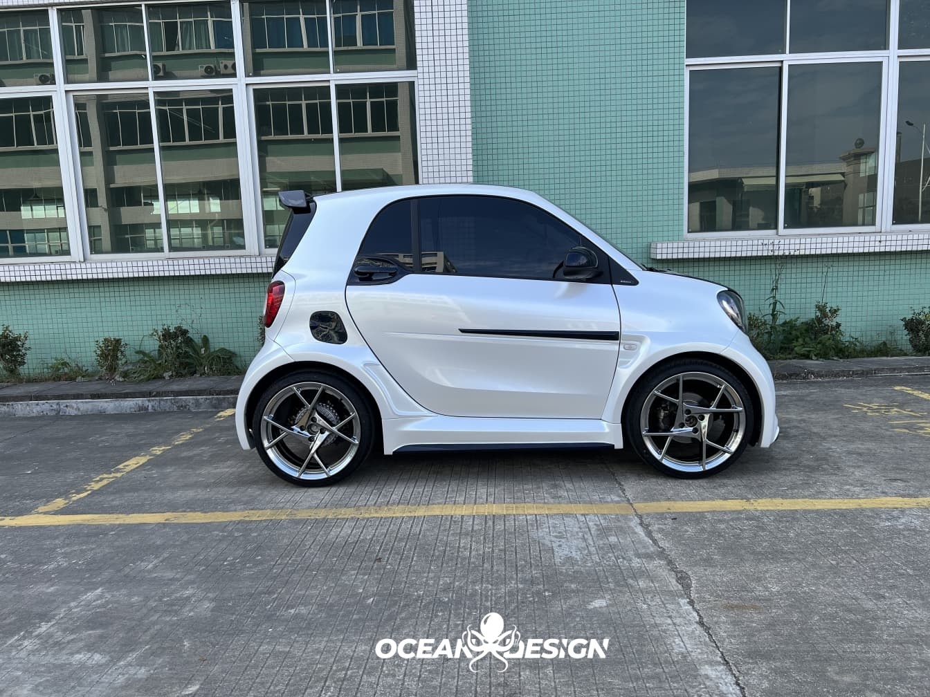 2014–2024 Smart 453 ForTwo MSY Style Fuel Cap Cover Dry Carbon Fiber