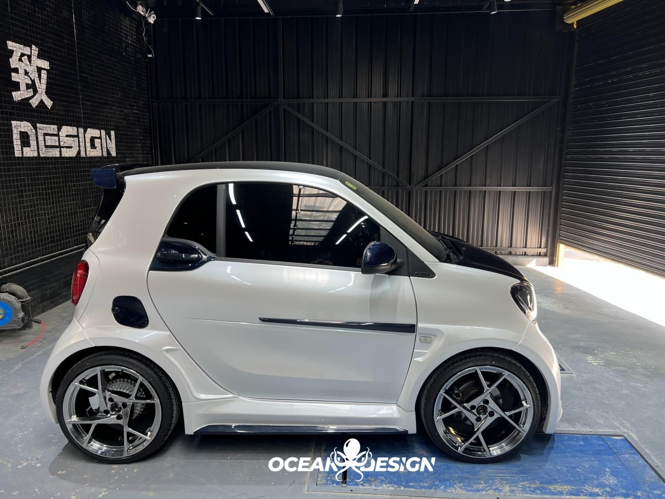 2014–2024 Smart 453 ForTwo MSY Style Fuel Cap Cover Dry Carbon Fiber