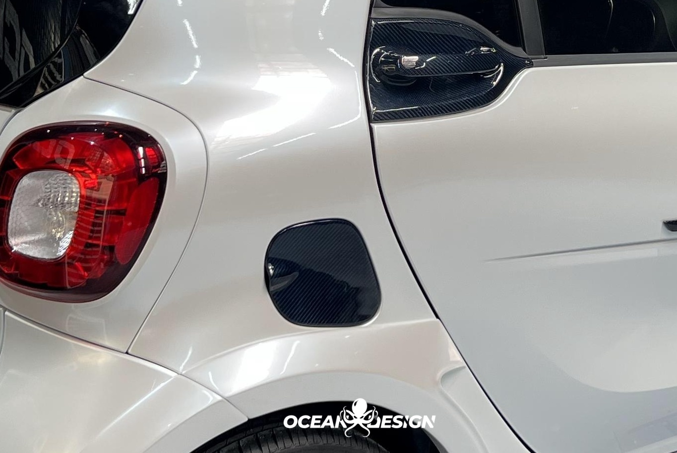 2014–2024 Smart 453 ForTwo MSY Style Fuel Cap Cover Dry Carbon Fiber