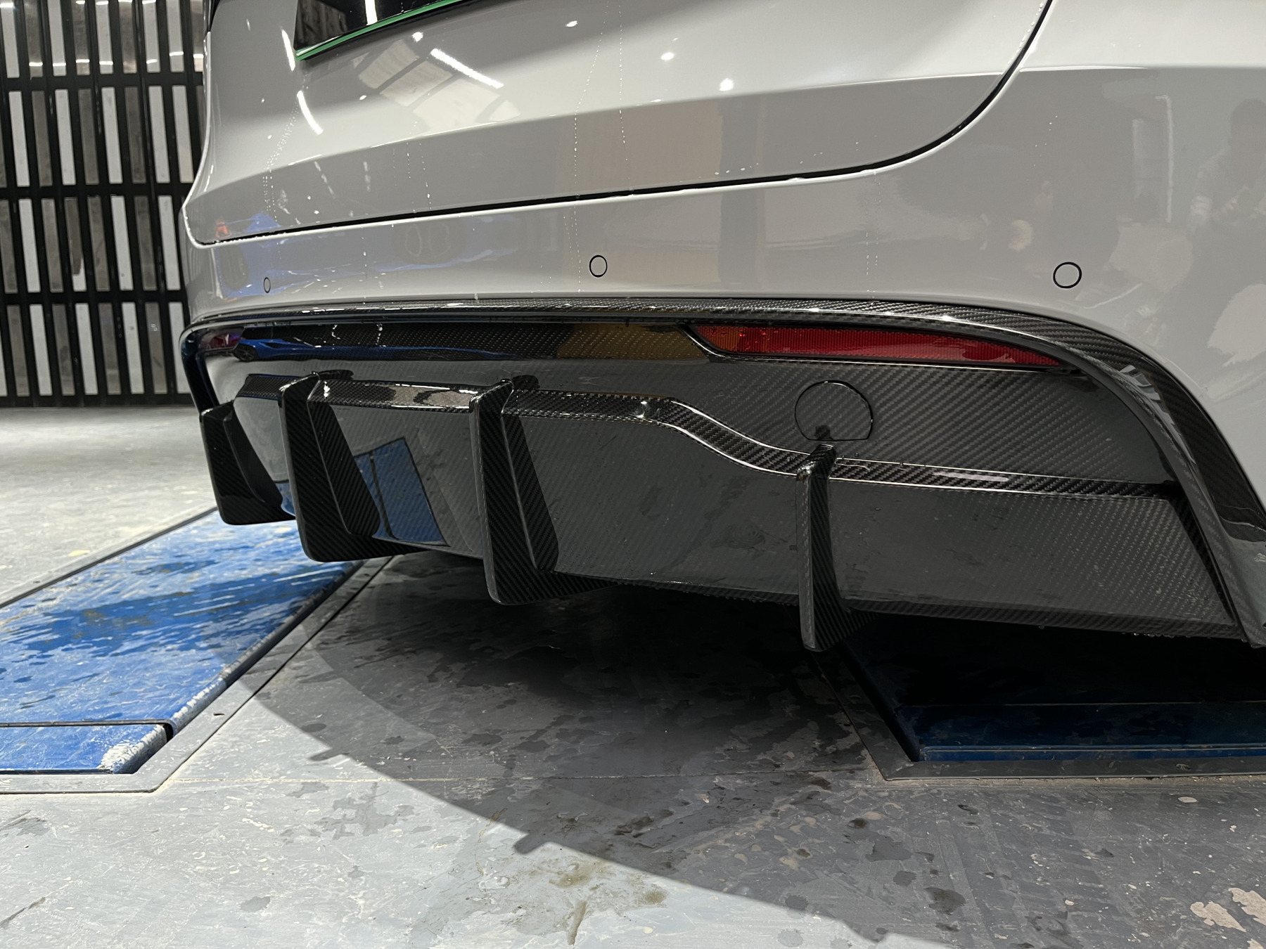 Tesla Model Y 2021-2024 Dry Carbon Fiber Rear Diffuser Ocean Design Original Series Bodykit