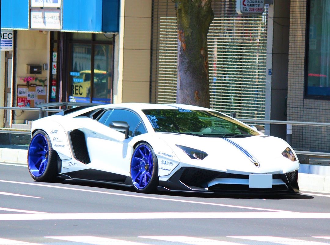 Lamborghini LP700 / LP720 / LP750 LB Style Carbon Fiber Parts - styling view