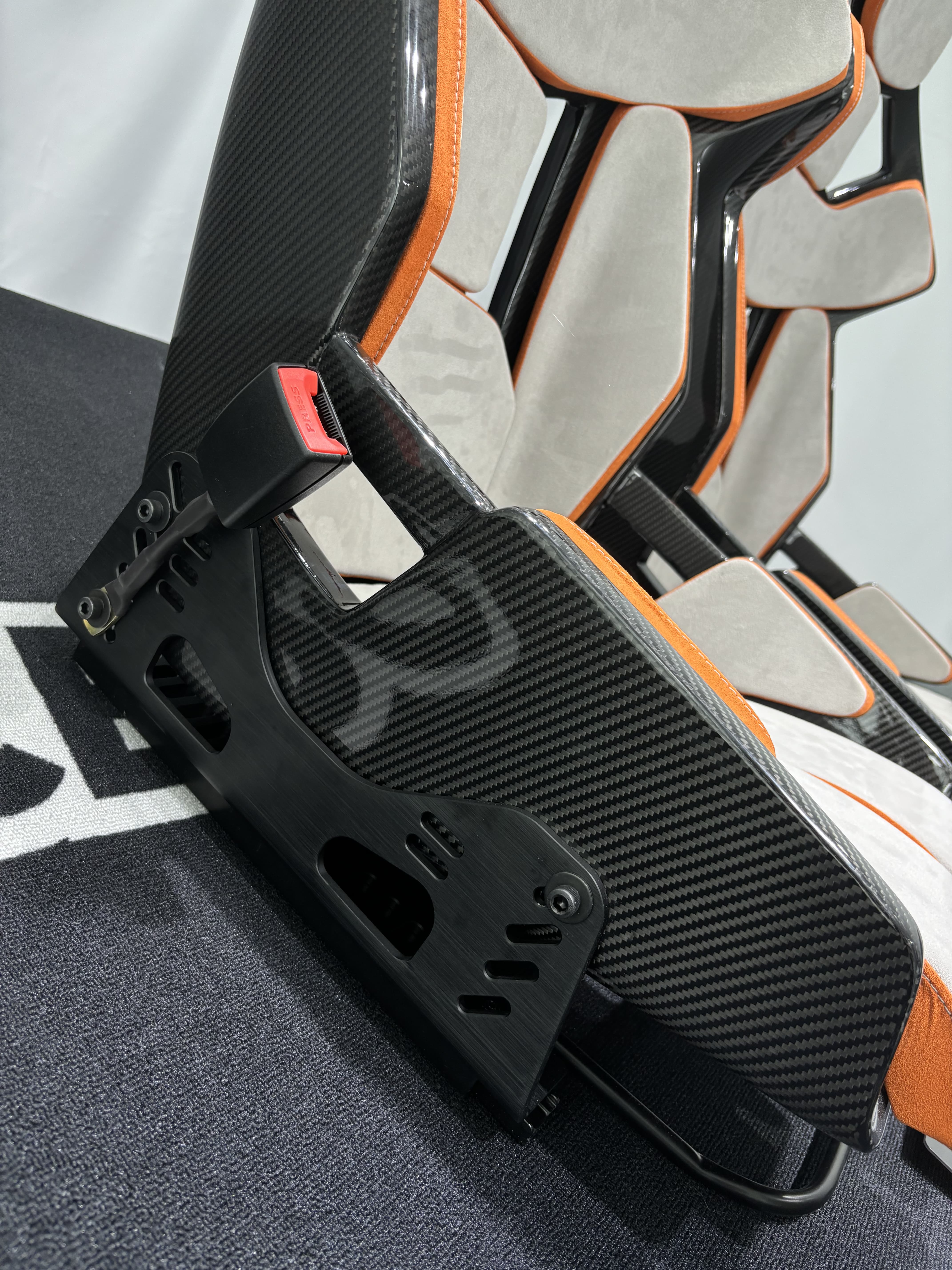 Porsche GW Style Dry Carbon Bucket Seat - styling view
