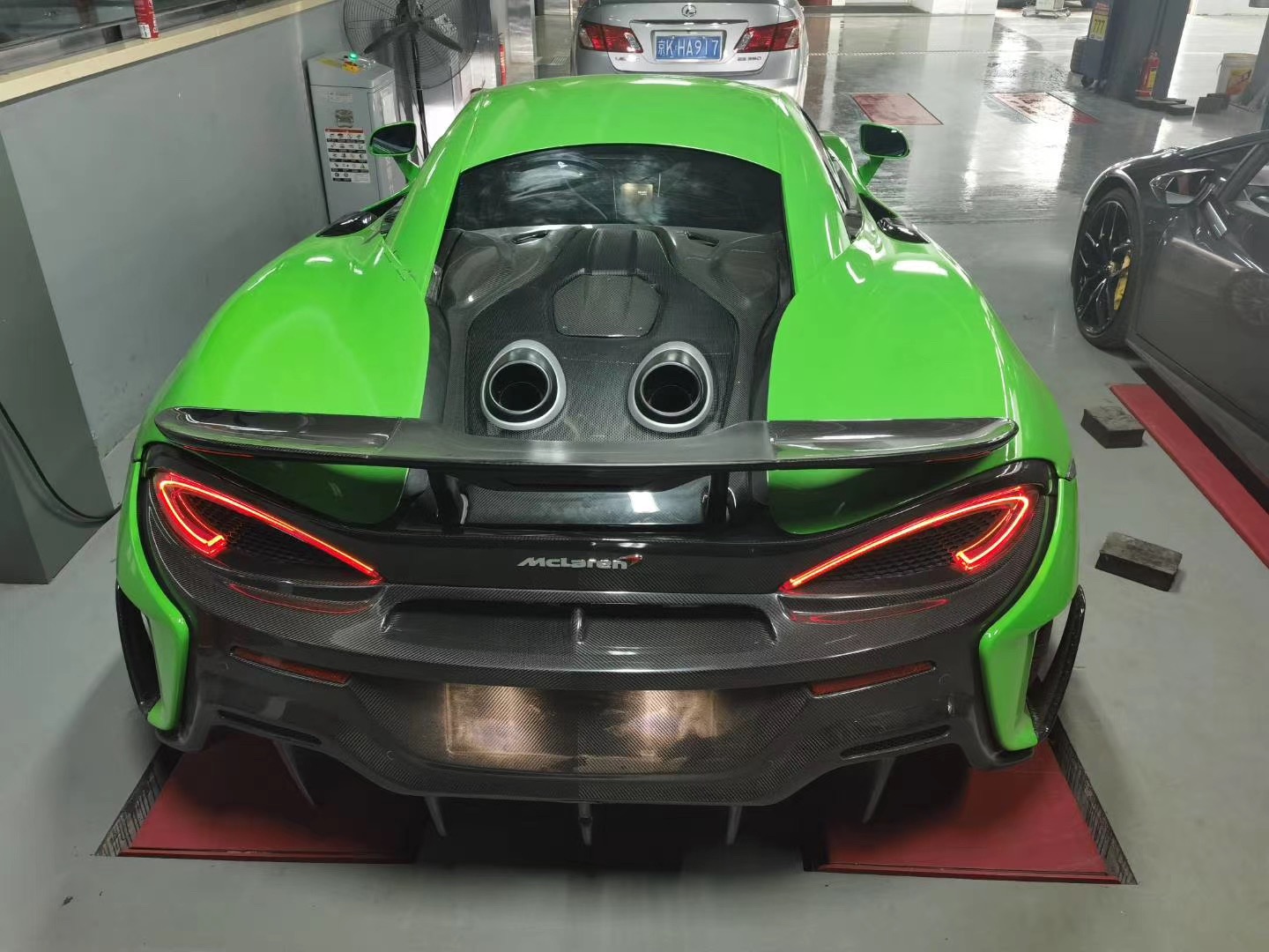 McLaren 540C / 570S to 600LT Style Carbon Fiber Conversion Kit - styling view