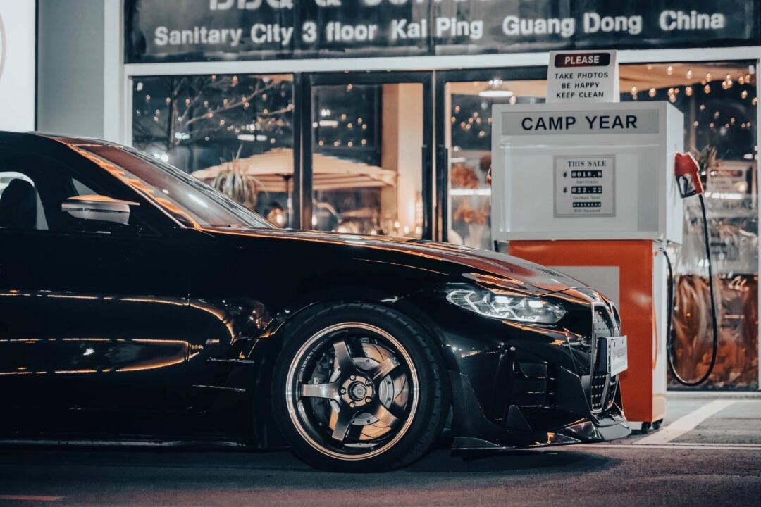 BMW G26 i4 MIW Style Carbon Fiber Parts - styling view