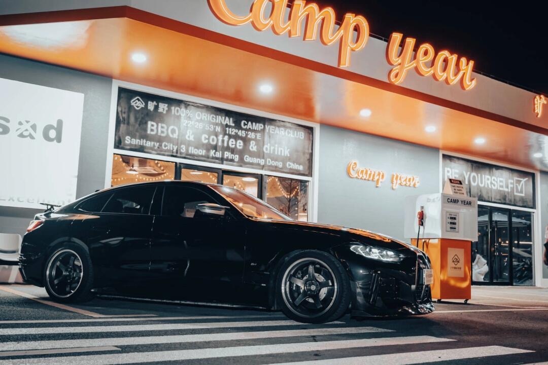 BMW G26 i4 MIW Style Carbon Fiber Parts - styling view