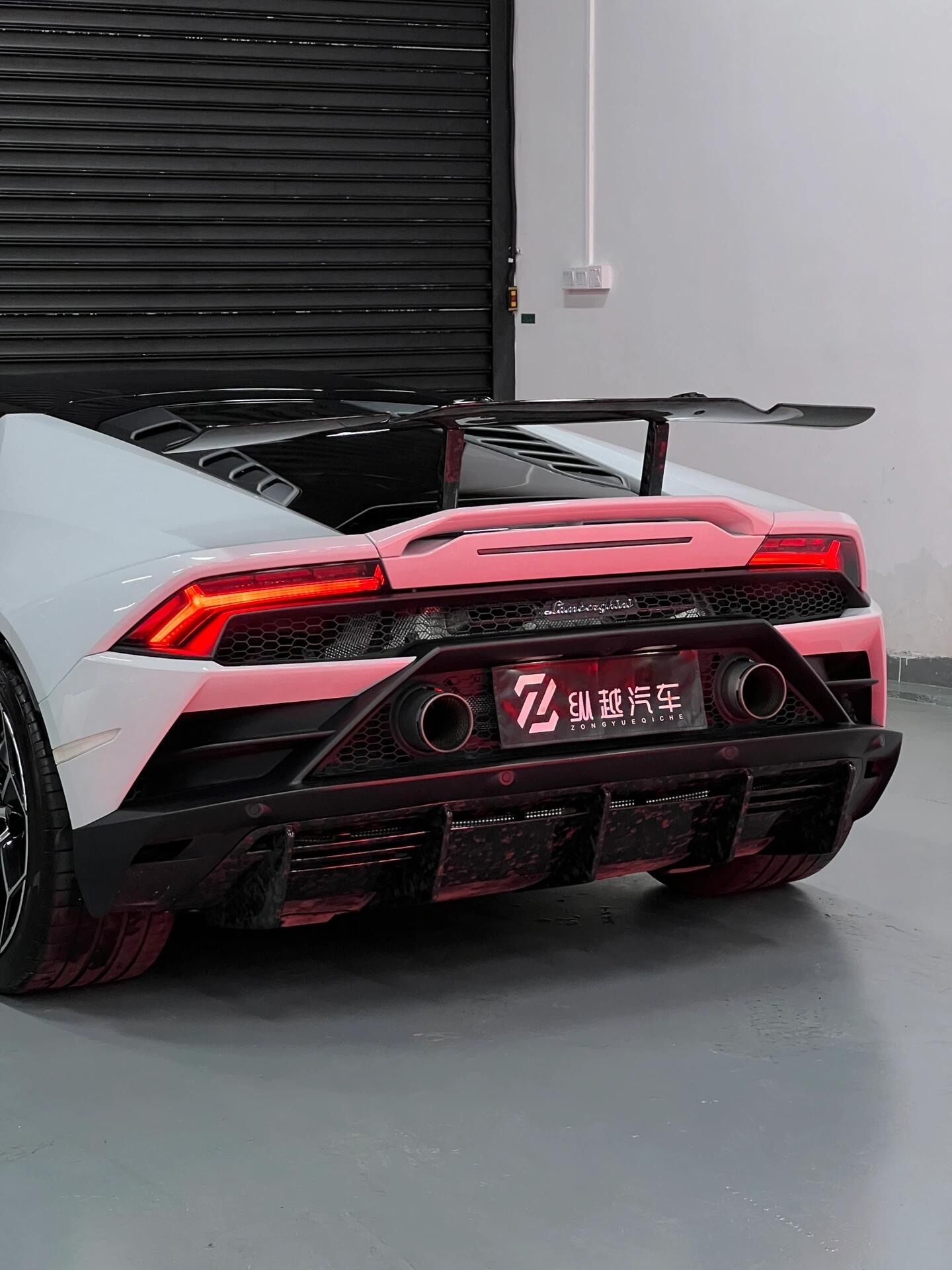 Lamborghini Huracan EVO RWD N Style Dry Carbon Parts - styling view