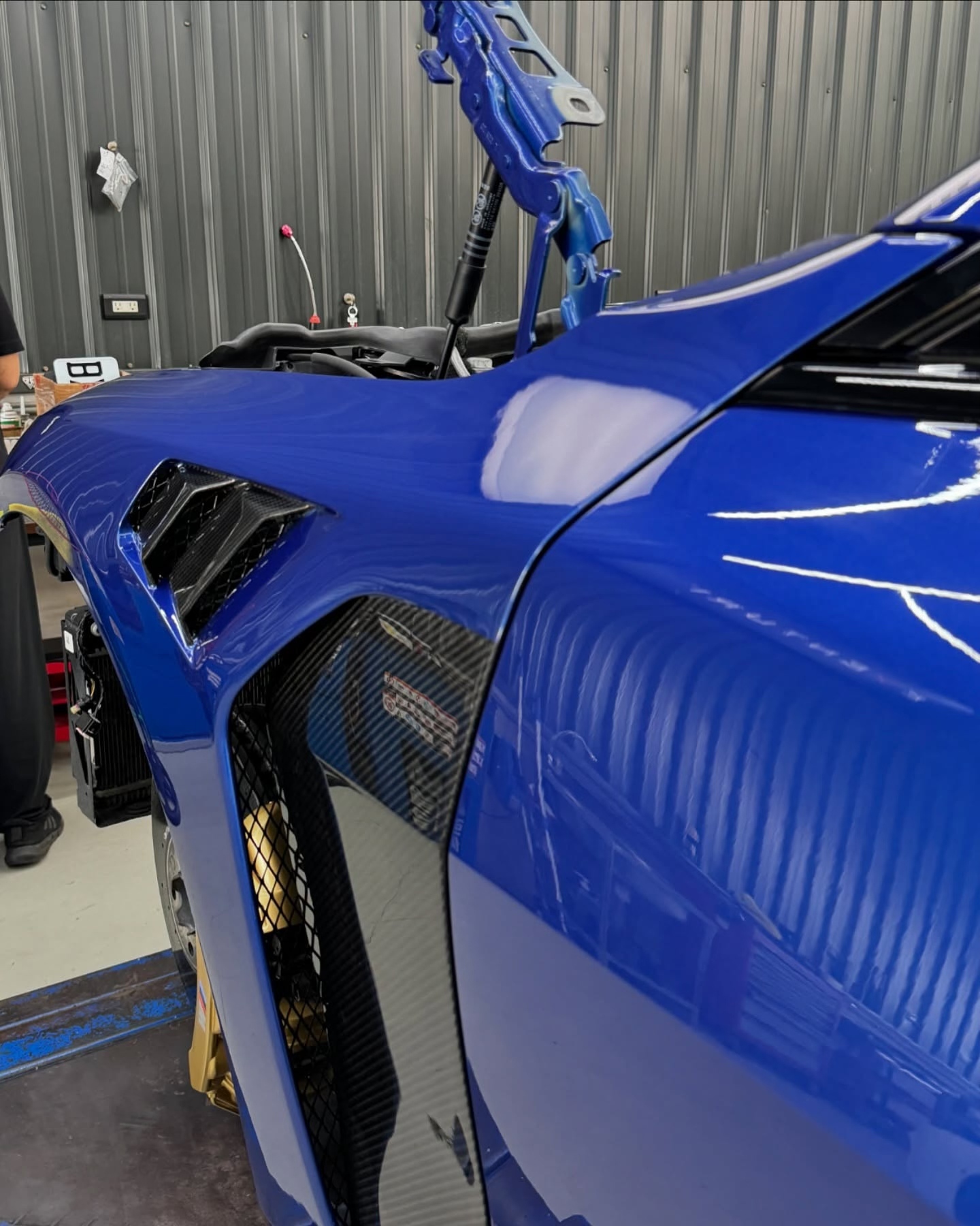 BMW G80 M3/G82 M4 AP Style Dry Carbon Fenders - styling view
