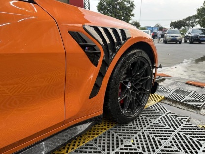 BMW G80 M3/G82 M4 Ocean Design Dry Carbon Shark-Fin Fenders - styling view