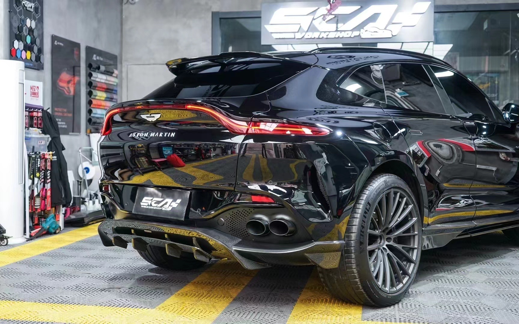 Aston Martin DBX 707 Style Conversion Parts - styling view