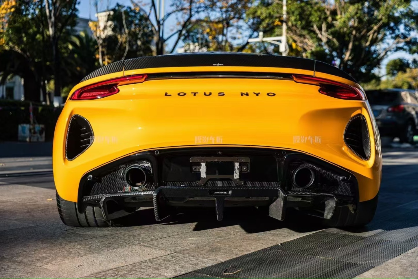 Lotus Emira Ocean Design Style Dry Carbon Parts - styling view