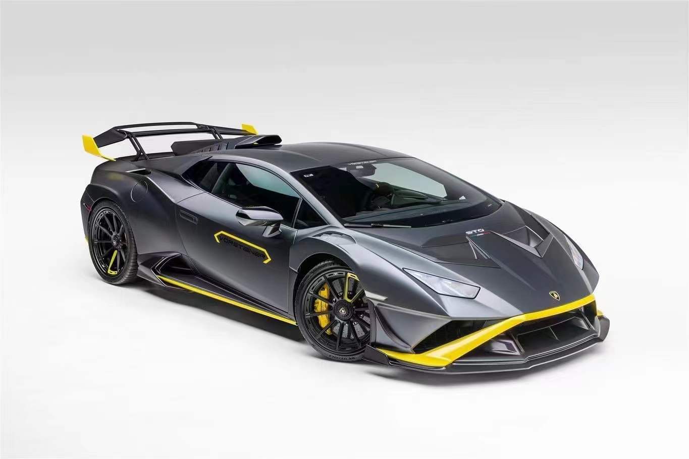 Lamborghini STO V Style Dry Carbon Parts - styling view