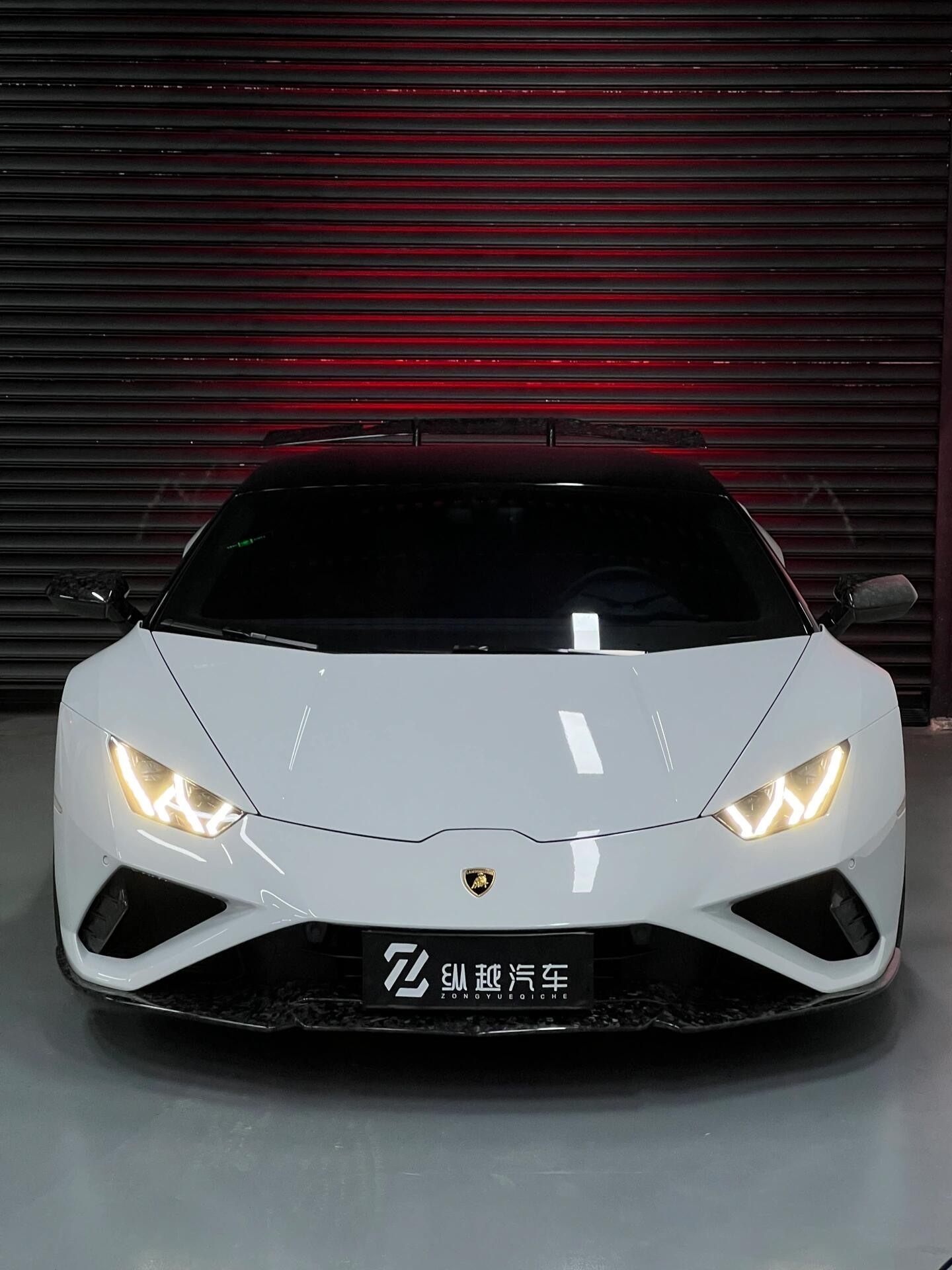 Lamborghini Huracan EVO RWD N Style Dry Carbon Parts - styling view