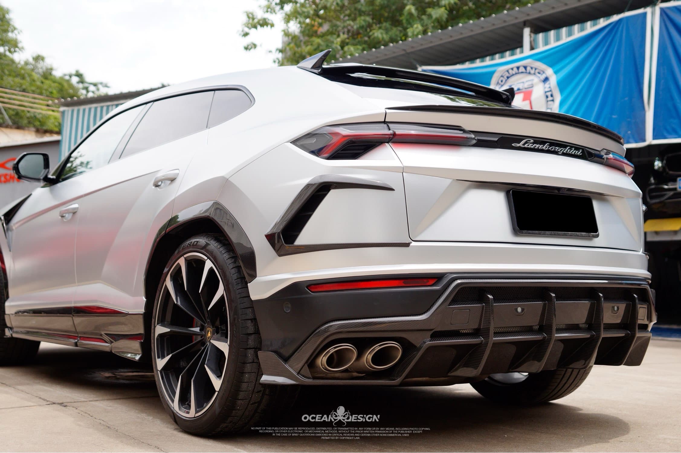 Lamborghini Urus Topcar Style Dry Carbon Parts - styling view