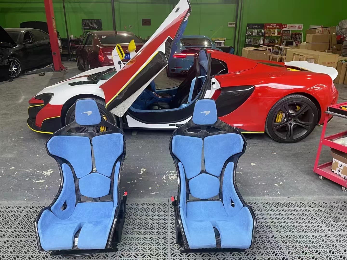 McLaren Senna Style Dry Carbon Bucket Seat - styling view