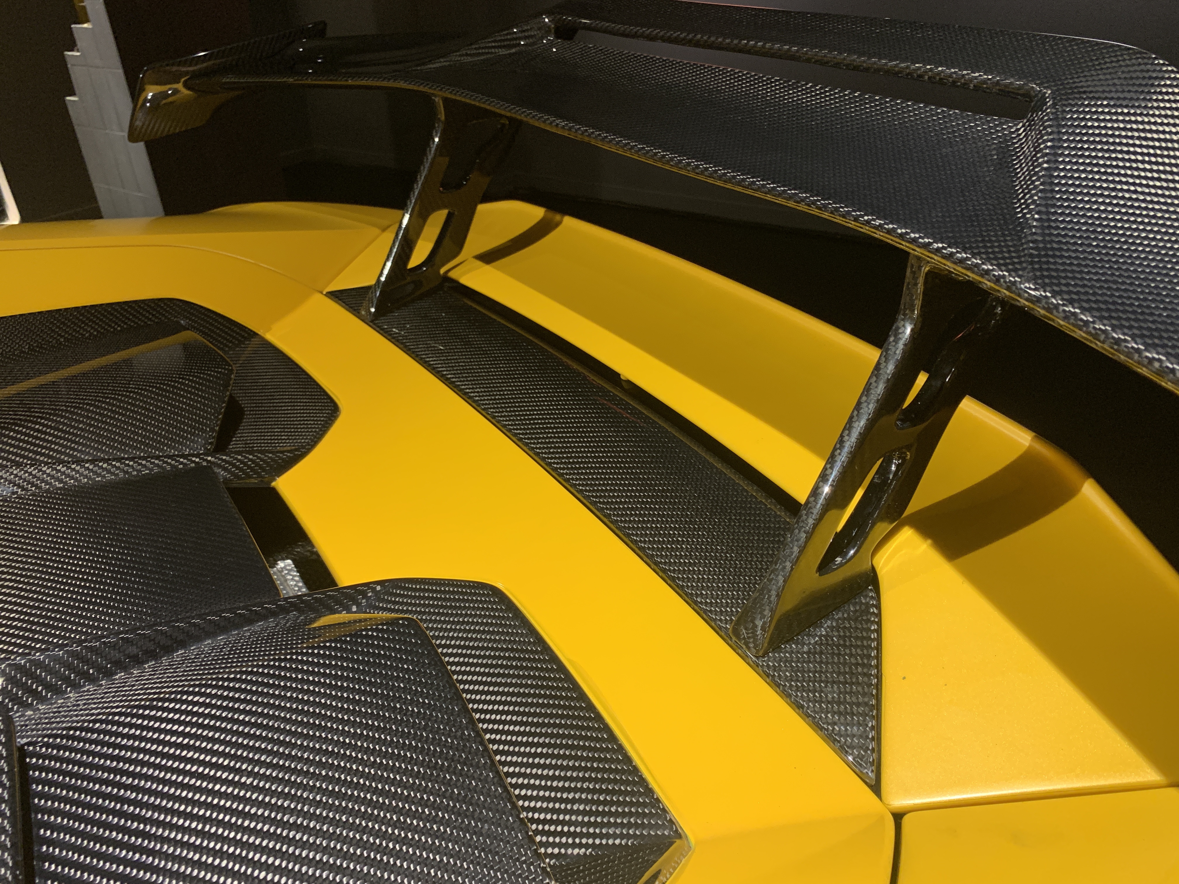 Lamborghini EVO Ocean Design Style Dry Carbon Parts - styling view