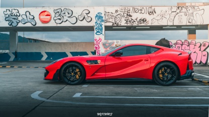 Ferrari 812 MSY Style Dry Carbon Parts - styling view