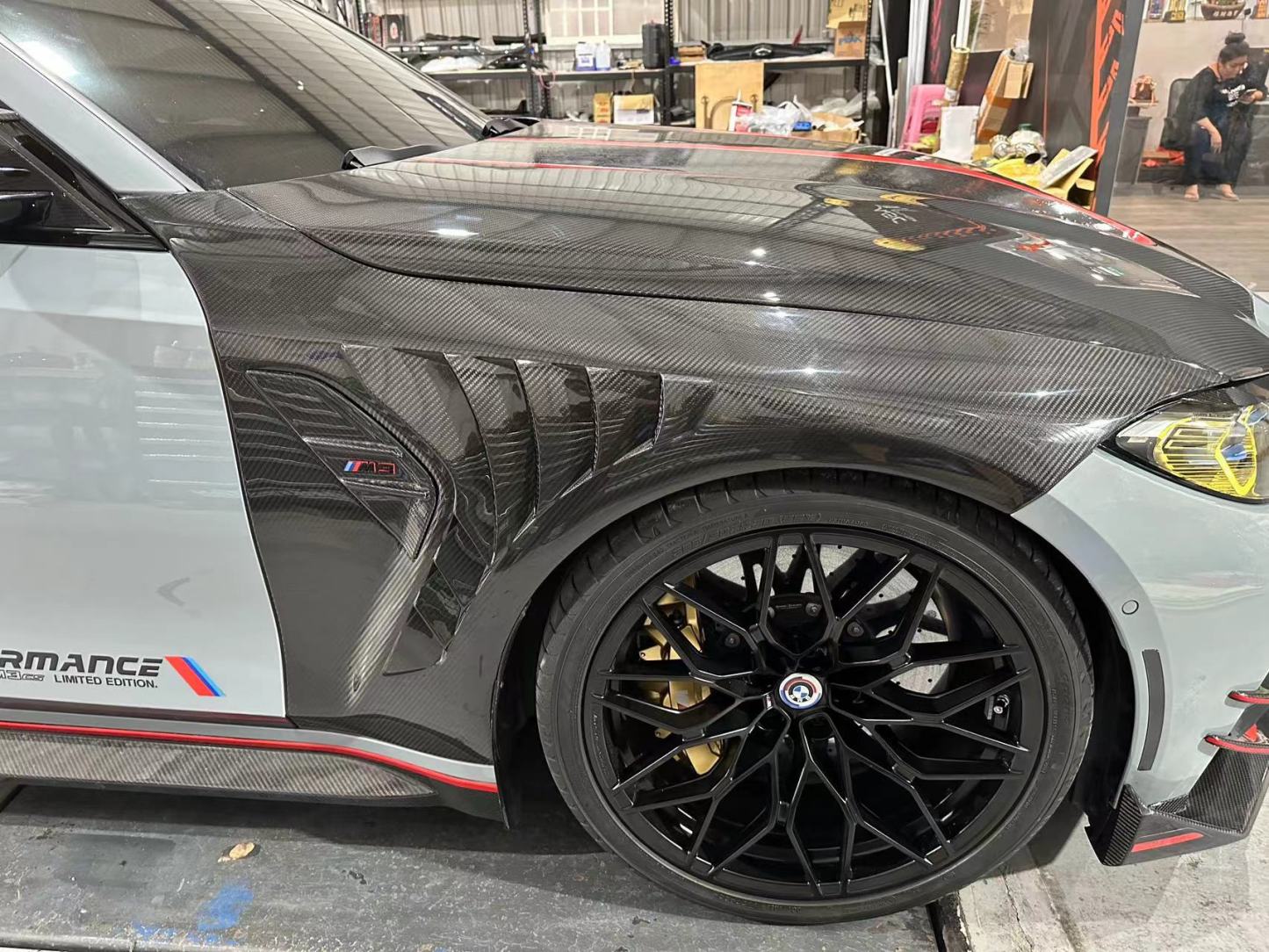 BMW G80 M3/G82 M4 Ocean Design Dry Carbon Shark-Fin Fenders - styling view