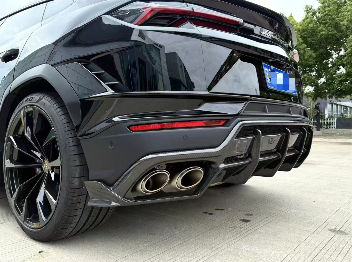 Lamborghini Urus S Topcar Style Dry Carbon Parts - styling view