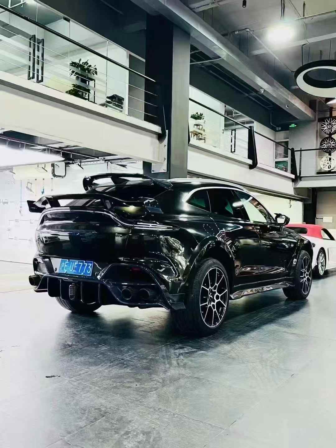 Aston Martin DBX MSY Style Widebody Parts - styling view