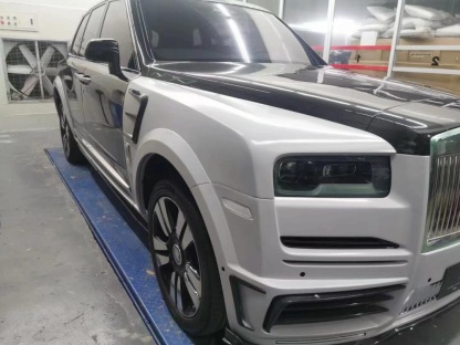 Rolls-Royce Cullinan MSY Generation 2 Style Dry Carbon Body Kit - styling view