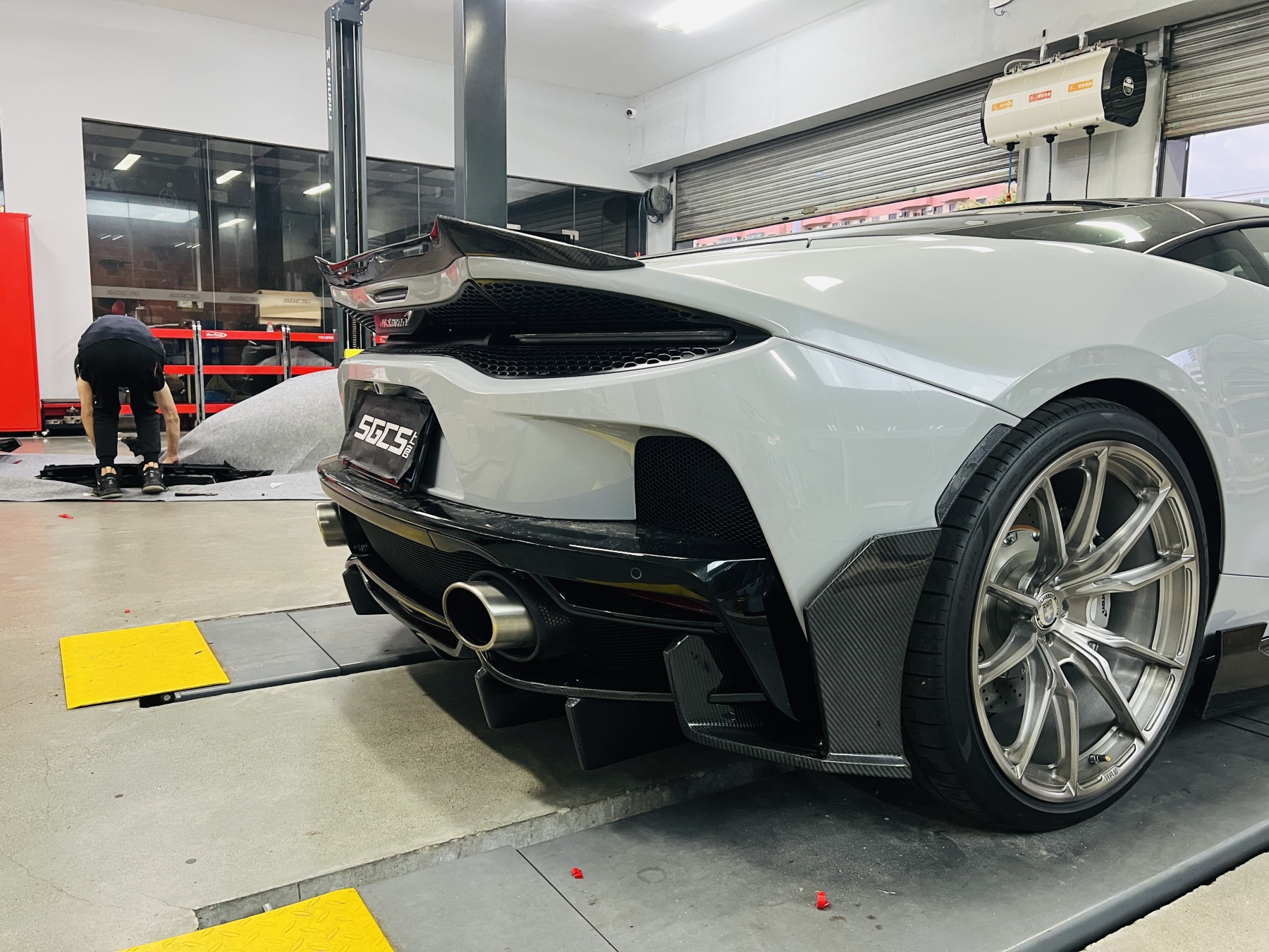 McLaren GT Dry Carbon Parts - styling view