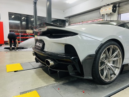 McLaren GT Dry Carbon Parts - styling view
